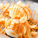 Vanilla ice cream with caramel sauce