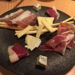 モメンティ・フェリチ - H.29.10.28.昼 ハム盛り合わせ 1,200円税込