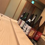 Sushi Taichi - 居並ぶ日本酒