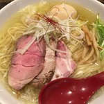 麺屋 翔 - 香彩鶏だし特製塩ラーメン。
