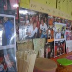 大陽軒 本店 - この店のラーメンは「幻のラーメン」と呼ばれテレビでもよく取り上げられるので店内には取材等で訪れた有名人の写真やサインがたくさん飾ってありますよ