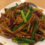 中華料理 台湾グルメ - 晩酌セット¥550(税別)の料理
豚ガツとニンニクの芽炒め