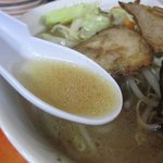 大陽軒 - アルカリを使ったスープはリトマス紙も変色させてしますそうです。 ただアリカリ水は３時間すると酸化してしまうそうで店の営業もその３時間のみ