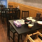 油山とんこつ研究所 くまちゃんラーメン - テーブル席