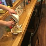油山とんこつ研究所 くまちゃんラーメン - カウンター席