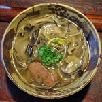 我流菴かかかび - そば粉で作ったあんかけきのこそば