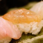 赤坂 すし 秀 - おまかせ15貫握り 1944円 の甘海老の昆布〆