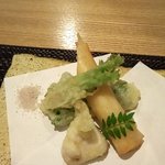 四季彩 葉月 - 手前のふぐの白子は表面カラっ！中はふわふわトロトロ…心もトロケます(*^^*)