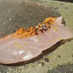 馳走 啐啄一十  - ⑩ 炙り金目鯛(静岡県駿河湾産・10日熟成・脱水仕込み)
      
      口腔に拡がる芳ばしさ、上品かつ濃い旨み、
      儚く消えるあと味、素晴らしいです。