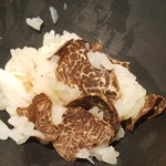 馳走 啐啄一十  - ⑰  黒トリュフ(イタリア産)ご飯(プレーン)
      今回は毛蟹(北海道襟裳岬産)入りを頂きました。