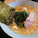 横濱家系ラーメン 神山 - 濃厚とんこつ醤油らーめん