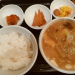 吉田とん汁店 - 