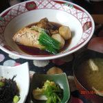 Kaisendon Ya Kitano Shouten - 本日の煮魚膳（ハマチ）　1,080円