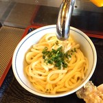 ふるかわうどん - 出汁タンクで投入！