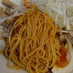 ラーメン 赤鬼 - 硬めの細麺