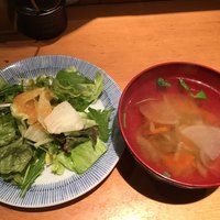 赤坂 金舌 - おかわり自由のスープとサラダ