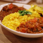 レインボウスパイス ダイナー - ランチタイムサービスダブルカリー