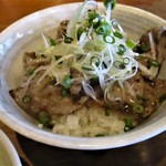 Kurobutaya - 網焼き丼（アップ）