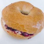 フクスケベーカリー - ベーグルブルーベリークリームチーズ