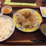 Tsurukame Shokudou - 肉天定食 900円