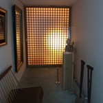 世沙弥 - エントランス内側