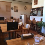 アルデンテ - アットホームな店内