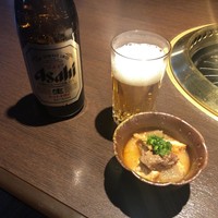 馬桜 下通り店 - 瓶ビールとお通し