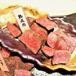 窯焼和牛ステーキの鉄板居酒屋 199円ドリンクと京のおばんざい 市場小路 - 熟成肉！！(●´ω｀●)