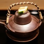 帰燕 - 昼懐石 6890円 の蛤の土瓶蒸し 橙添え