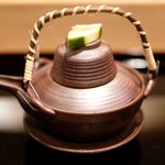 帰燕 - 昼懐石 6890円 の蛤の土瓶蒸し 橙添え