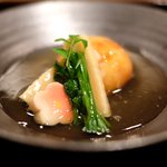 帰燕 - 昼懐石 6890円 の海老芋饅頭、筍、セリ、梅のお麩
