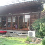 多賀　店舗外観（庭より）