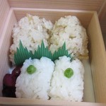 たけ本 - 御飯はこの店自慢の極上の出汁薫る鯛めしとうすい豆ごはんの２種類。