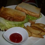 アボカドとツナサンド