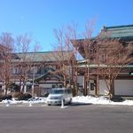 龍宮殿本館 - 重厚な木造建築（晴れてます）