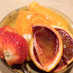 うを徳 - 2018.2 フルーツ盛り（徳島ももいちご、愛媛タロッコオレンジ、唐津はまさき）