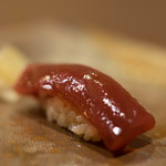 うを徳 - 日向油津（ひむらあぶらつ）の中鮪（ちゆうばう）、十六貫（≒60kg）、紅肉（あかみ）