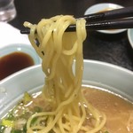 とん亭 - 中太ストレート麺