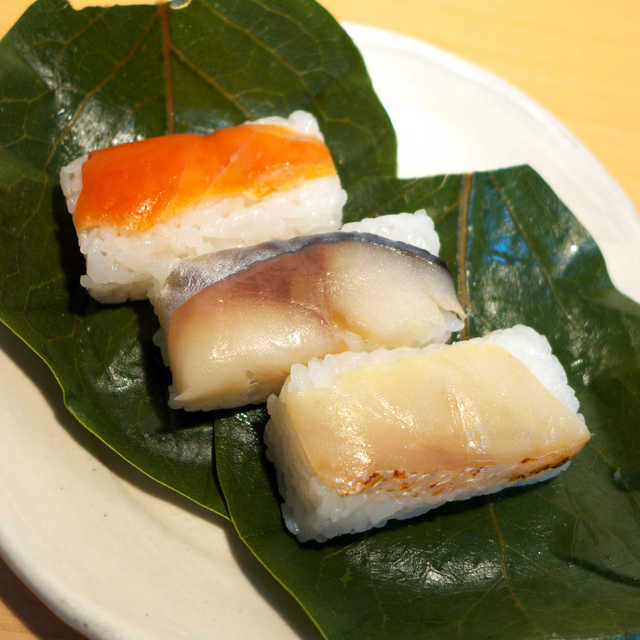 甘さ控えめ キリッと締まった印象の柿の葉寿司 シャリだけ食べても美味しい By よい子 閉店 平宗 柿の葉ずしjr奈良店 ヒラソウ 奈良 寿司 食べログ