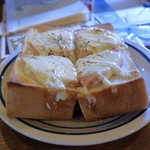 灯 - ハムチーズマヨトースト