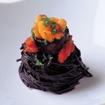 h RISTORANTE HONDA - ヤリイカの炭煮のスパゲティ、北海道産生ウニ添え