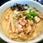 らーめん山頭火 - もつラーメン870円