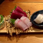 かくれ家 - 天然魚の刺身盛合せ(2人前) 1,880円 馬刺し(コウネ)・マグロ・ヒラス(ヒラマサ)・タコ