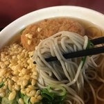 潮屋 - 蕎麦は期待通りのジャンクな感じ(⌒-⌒; )