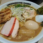 アンダーグラウンド ラーメン 頑者 - 