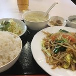 上海飯店 - 豚肉と野菜炒め定食 ランチ時で600円