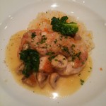 鶏胸肉のフリカッセ　バターライス添え