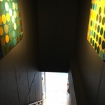 ザ リビング - ビルの普通の2Fにあります