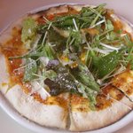 Pasta & Pizza RUMBLE - Ｒｕｍｂｌｅ・半熟卵とサラダのピザ