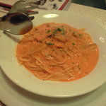 Pasta & Pizza RUMBLE - Ｒｕｍｂｌｅ・きのこのトマトクリームソースのスパゲッティ